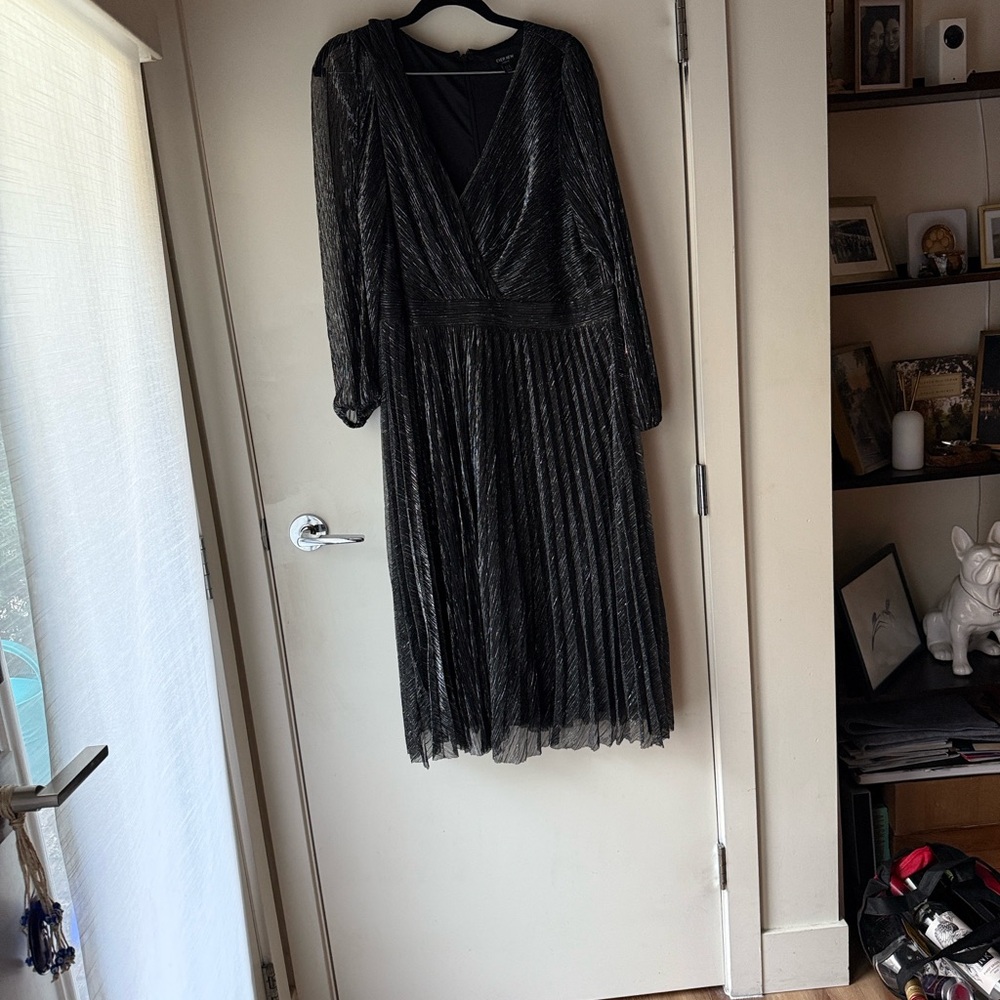EverNew curve - Shimmering Black Long Sleeve Dress - Picture 6 of 6